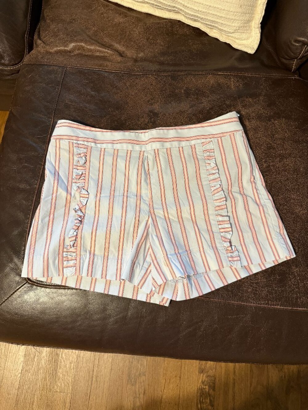 Adorable Loft Shorts with ruffle - size 4